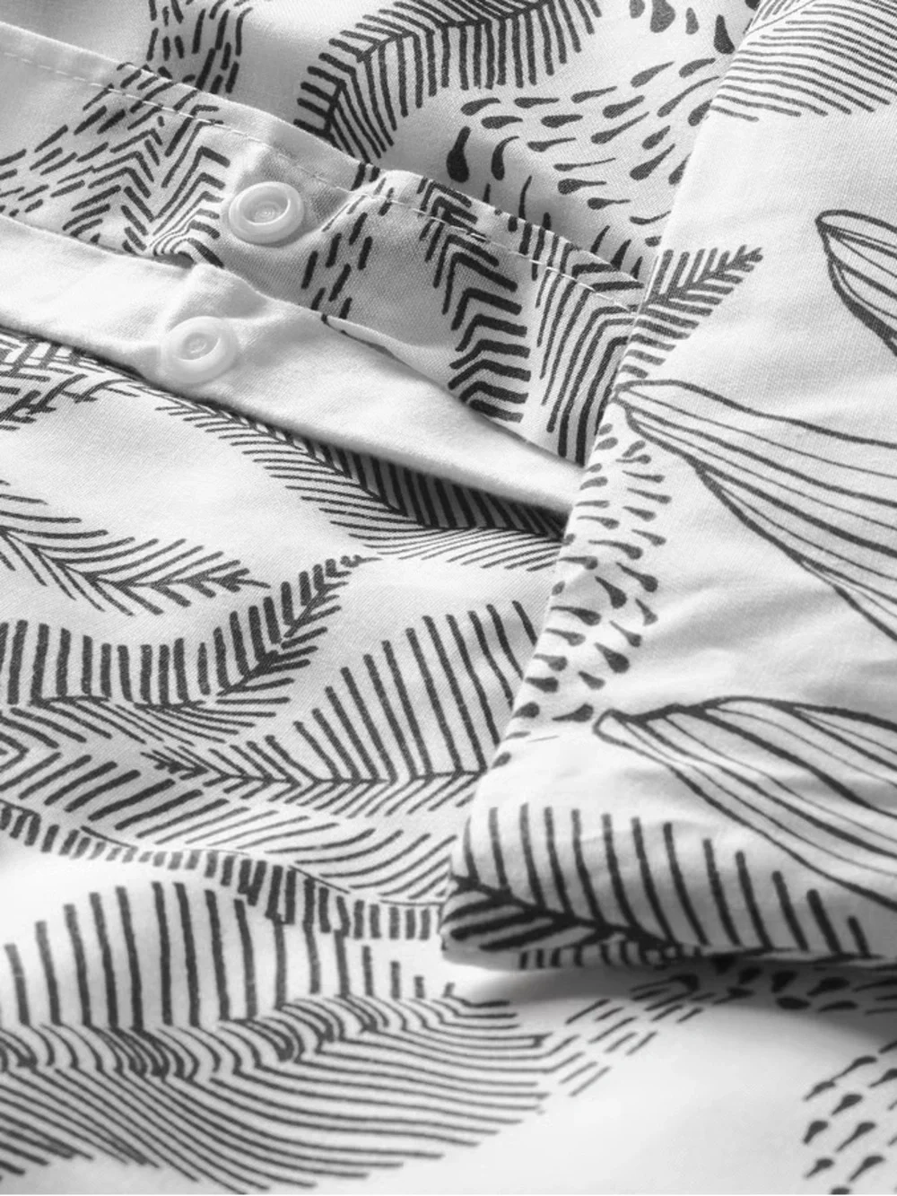 White and Black Floral Duvet Cover Set - Full/Queen